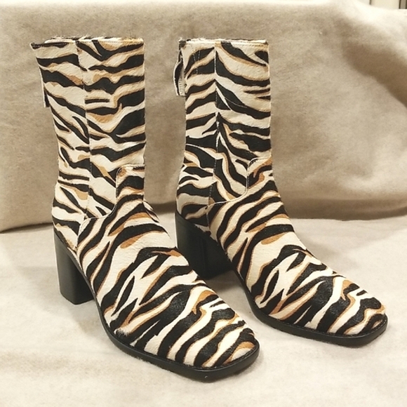 Intentionally calf hair boot NWOT